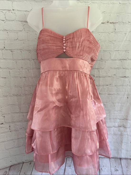 Francesca's Collections Dresses & Skirts - Francesca’s Mi ami Pink Satin Pin Tuck Tiered Spaghetti-Strap Dress size L